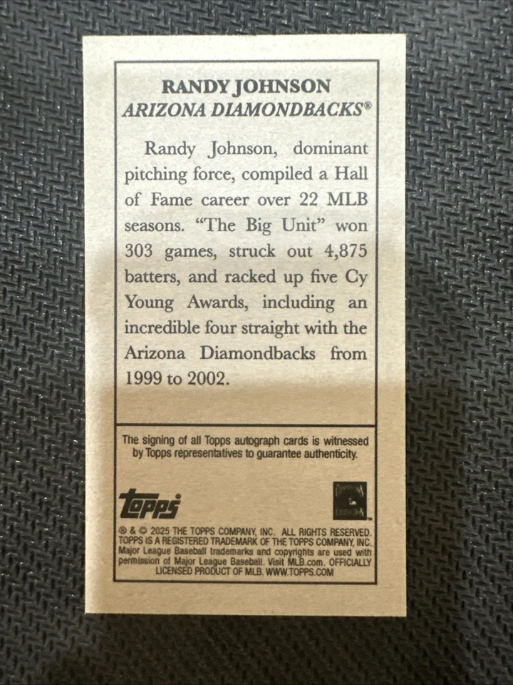 2025 Topps T205 Randy Johnson Auto - Imagem 2 de 2