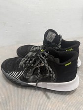 Nike Kyrie Flytrap 5 Youth Size 4 Black Basketball Shoes Sneakers