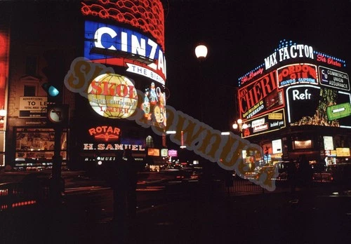 Vintage 1972 Color 35mm Slide Piccadilly Circus London Neon Signs X-2097