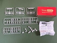 OO Triang Hornby boxed set of 3 R665 high level piers in fair box