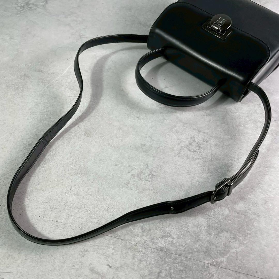 Givenchy 2-way formal handbag with 4G logo hardware and black leather thumbnail 8