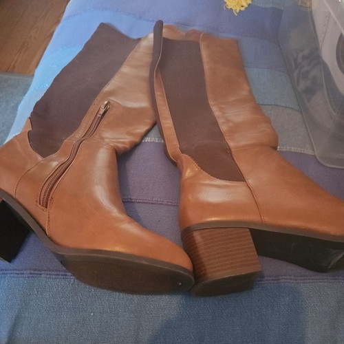 Forever 21 Tan Boots Size 7 Stretch With Side Zip good condition - Picture 2 of 5