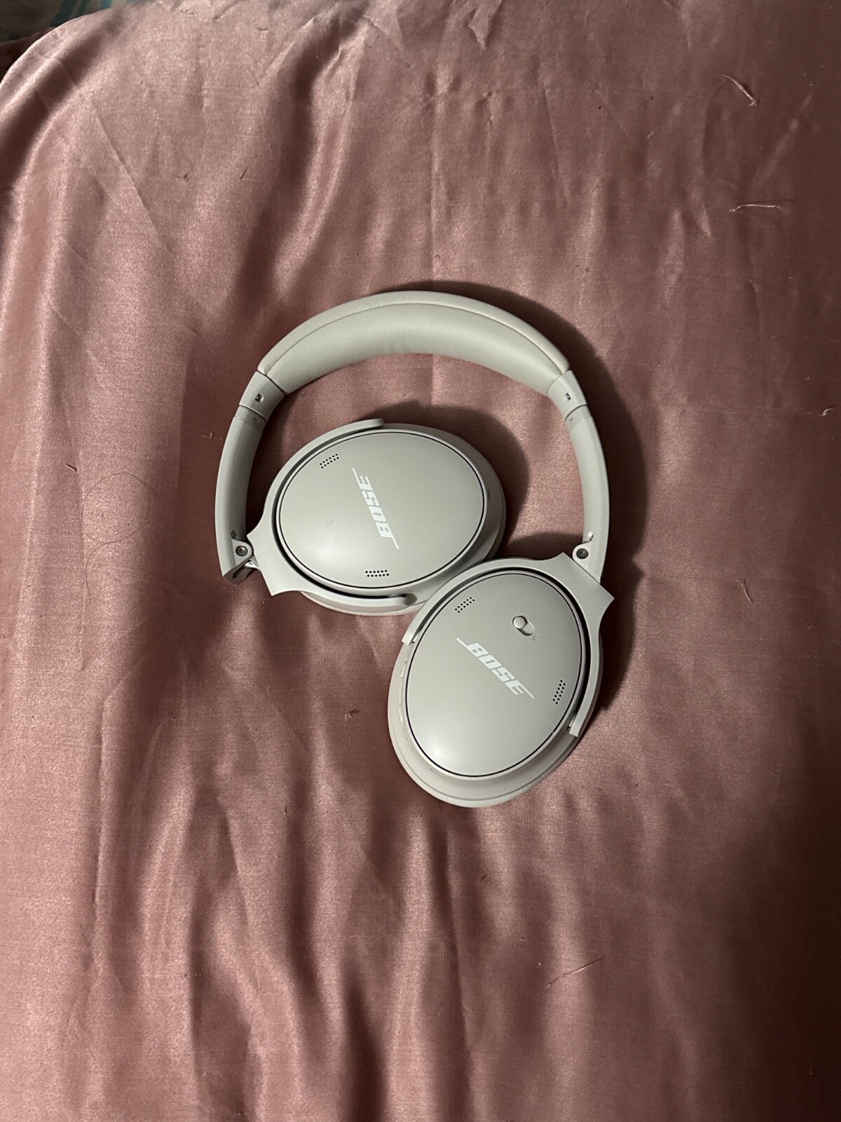 Bose QuietComfort Wireless Over-Ear Headphones - White Smoke-image