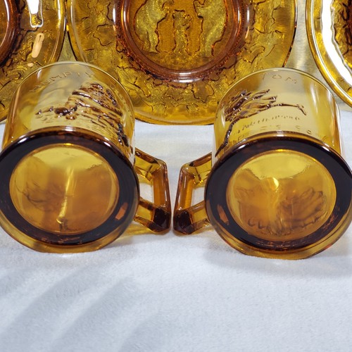 Tiara Indiana Amber Glass Mugs(2) and Plates(3) Children's Nursery Rhymes - Picture 3 of 16