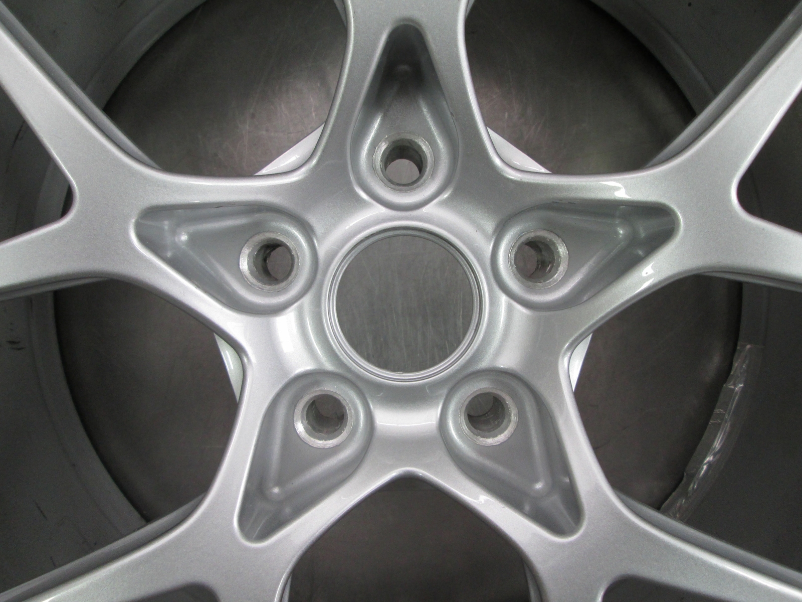 Front BBS Challenge Wheel Rim RE1347 18x8 Inch Offset +31.5 6.7kg Ferrari