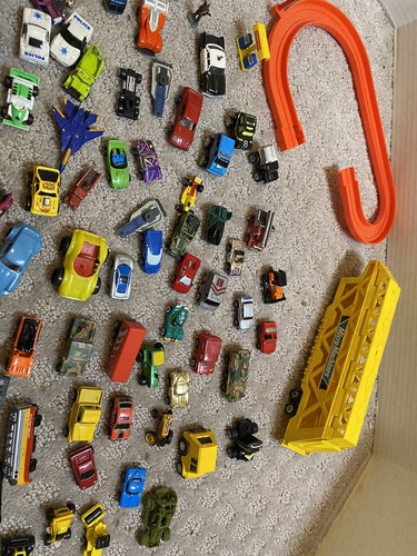 ENORME Lote 6B30 Micro Máquinas Coches Camiones Vintage - Imagen 4 de 8