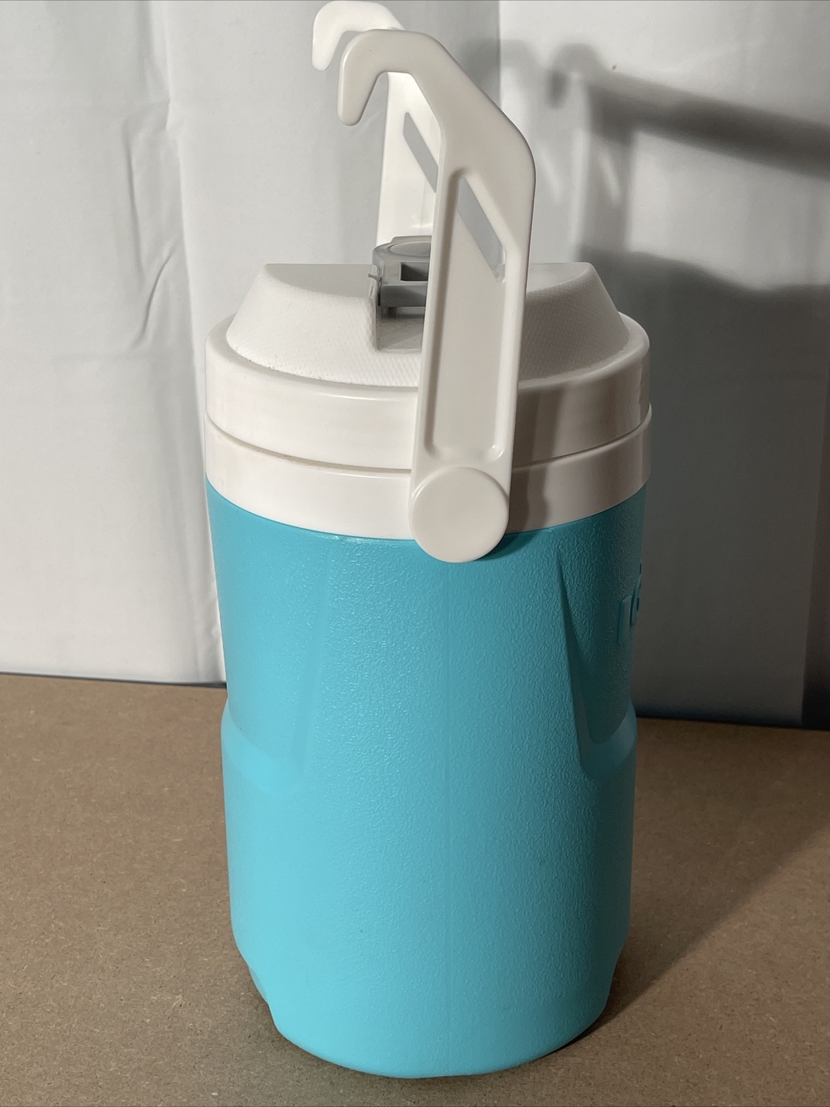 Igloo BPA Free Laguna 1/2 Gallon Beverage Cooler Teal 2 Qt with Hook