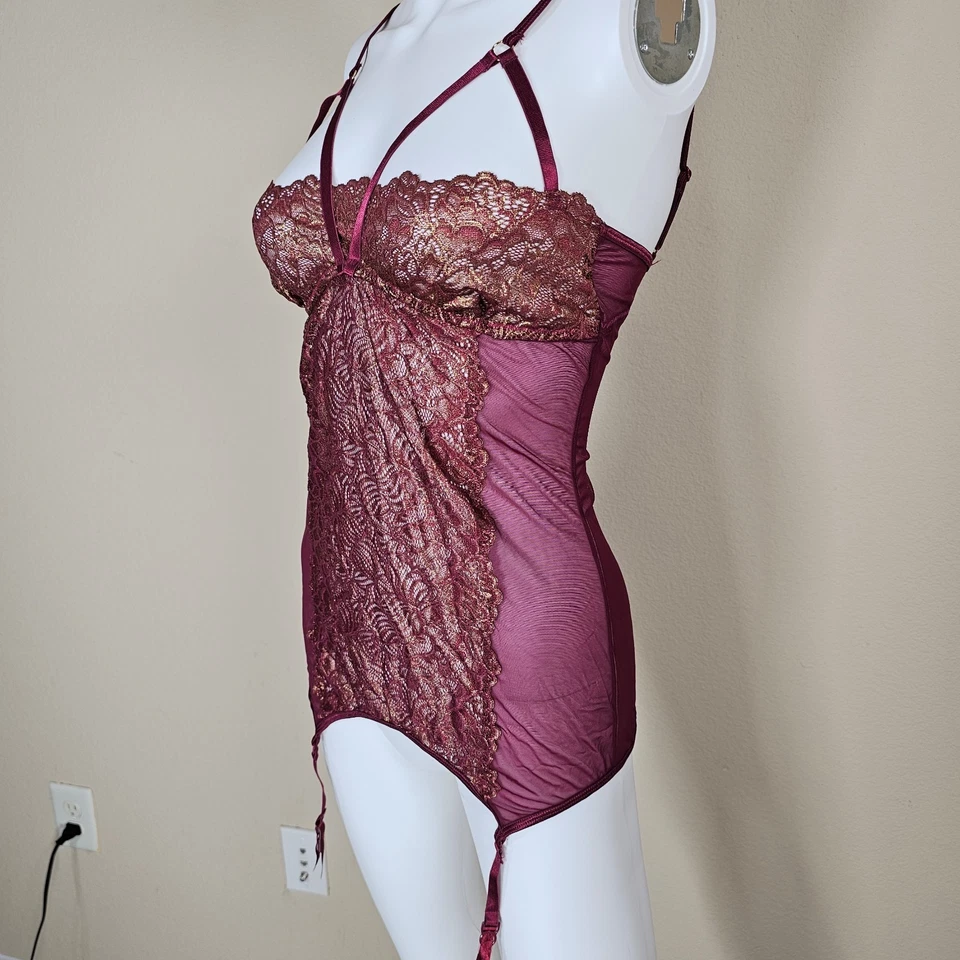 Lencería sexy de malla y encaje Dreamgirl, borgoña y dorada, talla única Foto 3 de 4