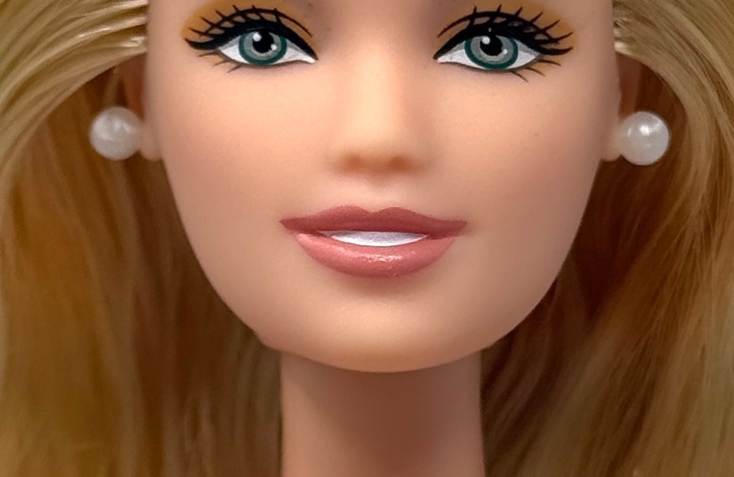 Barbie Clueless 30th Anniversary Cher Doll Outfit White Faux Pearl Stud Earrings