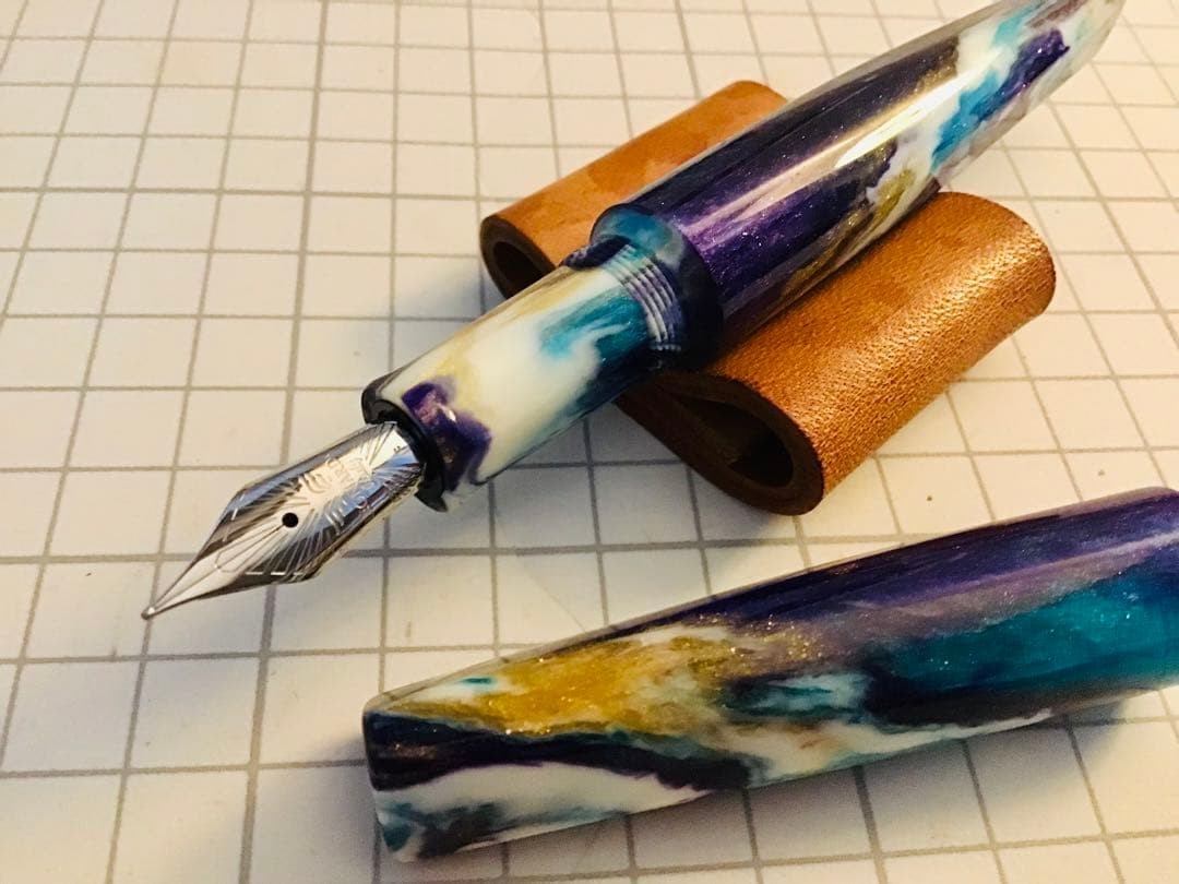 Leonardo Essenza Poliedrica Nebulosa Laguna Fountain Pen F