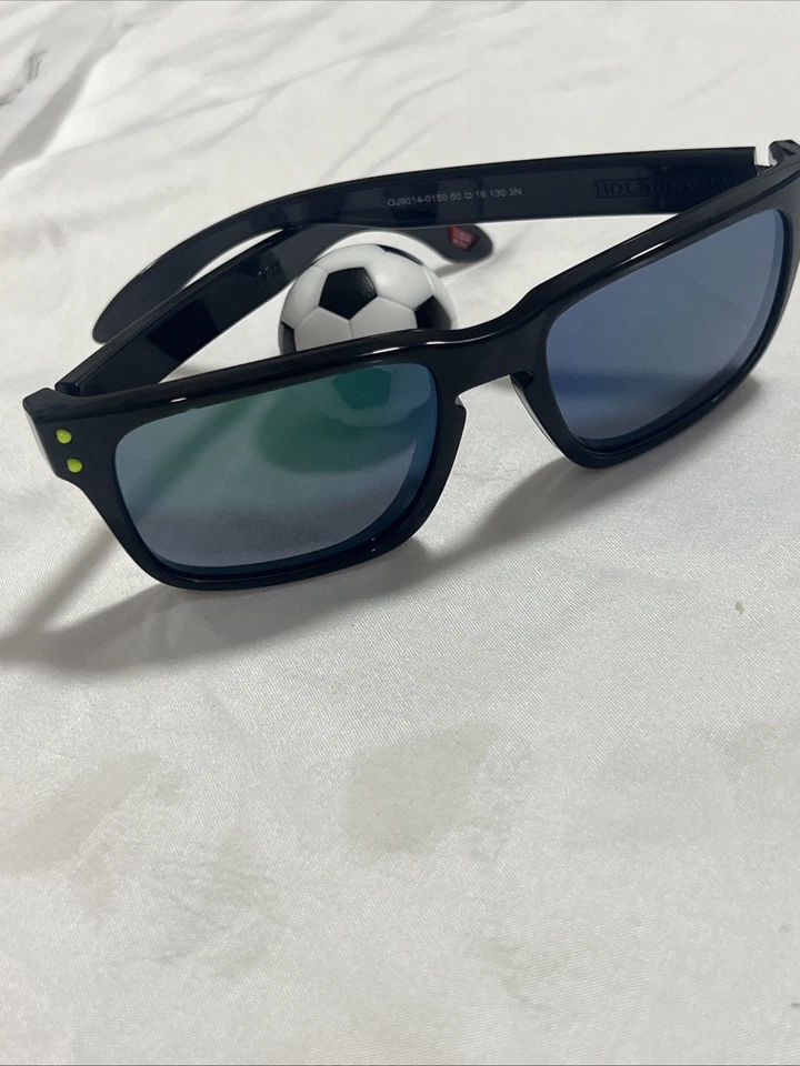 ¡Nuevo! Gafas de sol Oakley Jr. Holbrook talla XXS OJ9014 Prizm gris espejo para niños Foto 2 de 4