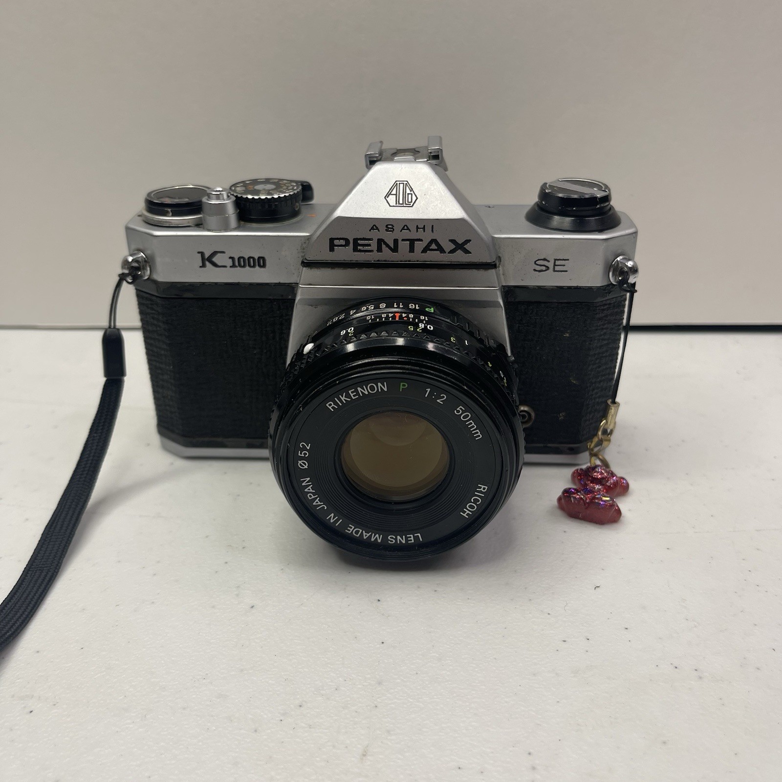 PENTAX K1000 35mm SLR Film Camera with Ricoh 50mm Lens