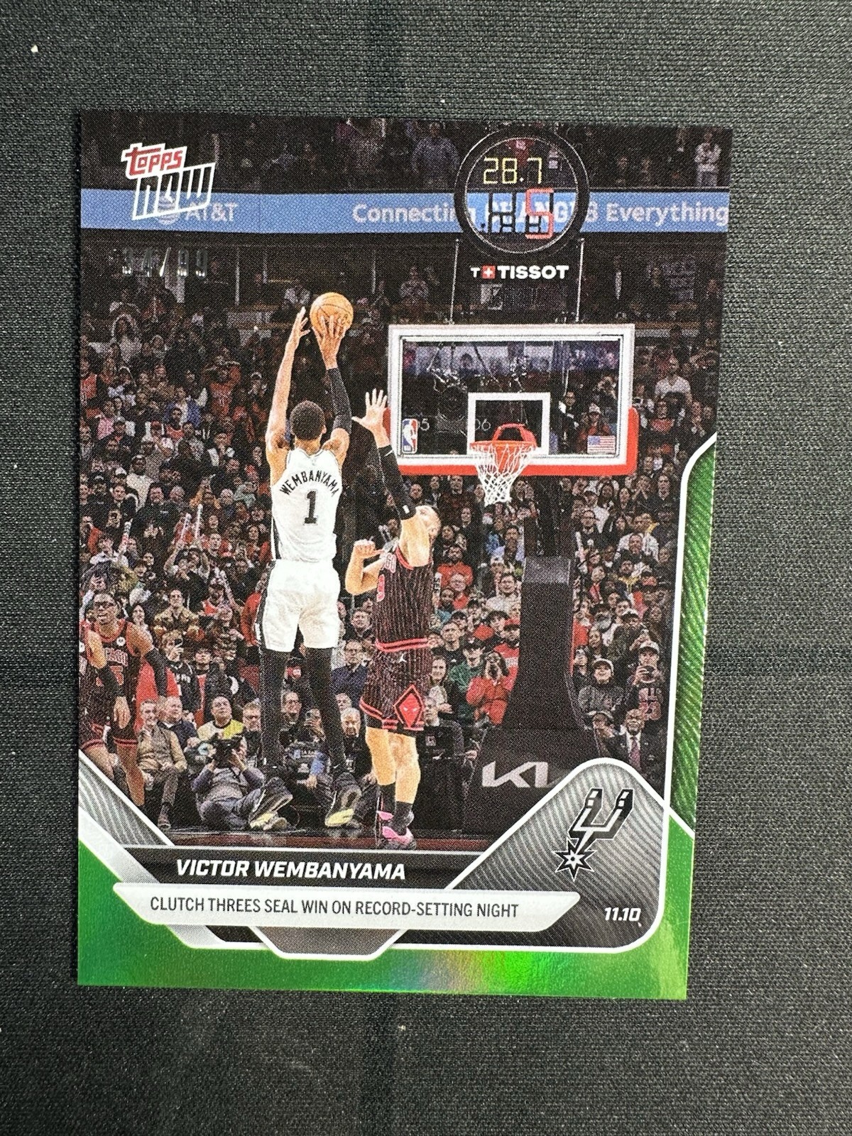 Victor Wembanyama Clutch 3 - 2025-26 NBA Topps NOW - Card 49 Green Foil 34/99