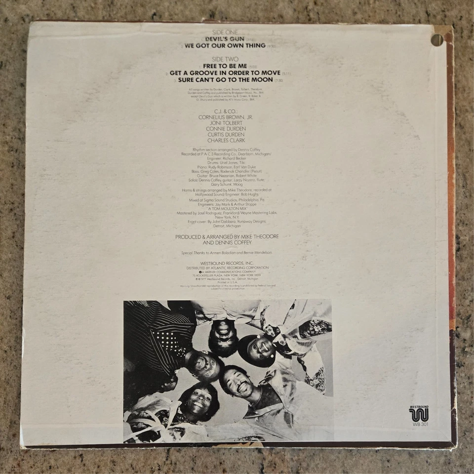 C J & CO DEVILS GUN LP PROMO Rare Funk Vinyl Record — 第 2/4 张图片