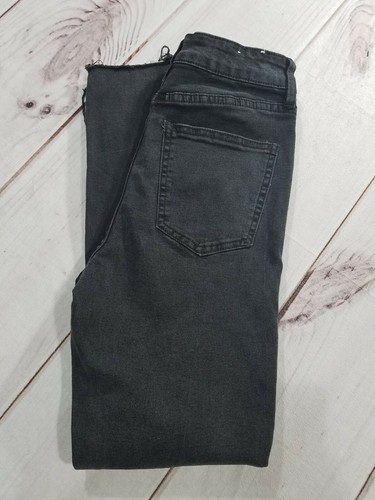 91 Cotton On Black Frayed High Grazer 