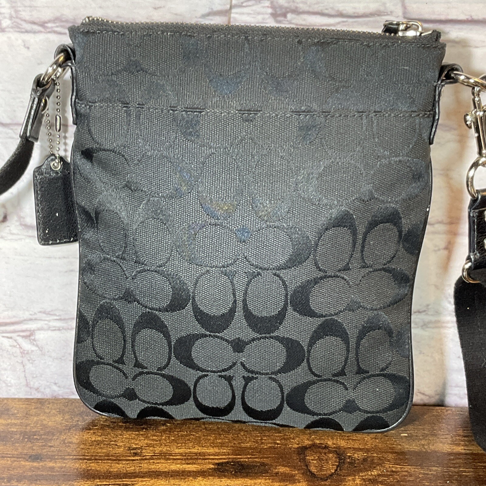 Coach Sutton Swingpak Crossbody 43976 Black Signature… Gem