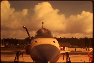 1 gerahmtes original Farb Dia Slide aircraft Jet F-5, 00918, Ramstein 22.9.74 