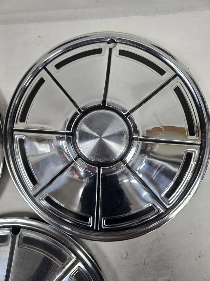 Juego de 3 tapacubos de acero inoxidable Plymouth Duster Valiant 1972-76 OEM Foto 3 de 4