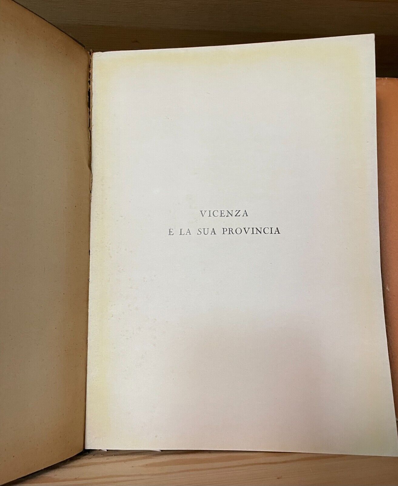Foto 6 di 23