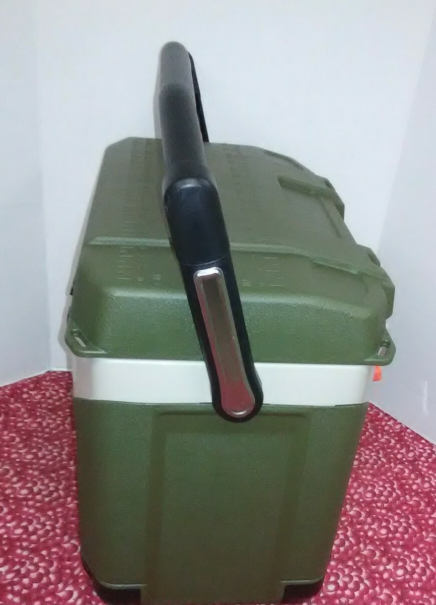 Igloo BMX 25 Quart Cooler with Cool Riser Technology Fish Ruler