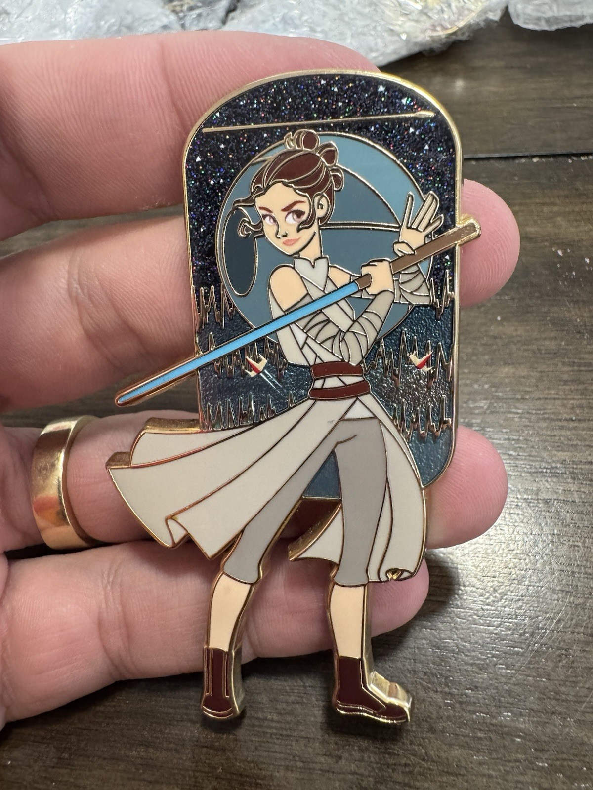 Disney Rey Skywalker “Ladies” Series Fantasy Pin LE 50 by Chris Mint V2