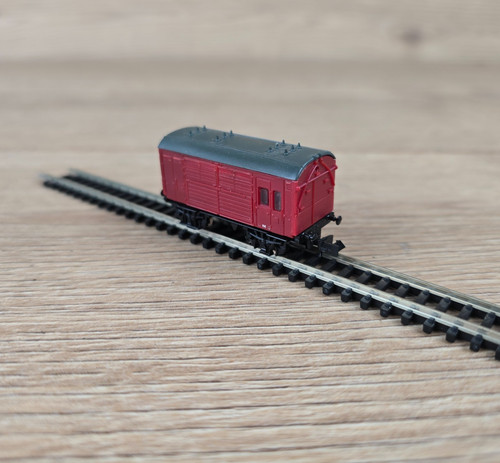 Lima 320617 LMS Pferdeboxwagen rot Spur N | Condition: Used