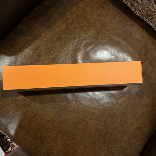 NEUF Boîtier Apple Watch Hermès porte bracelet de montre livret authentique - Photo 7 sur 14