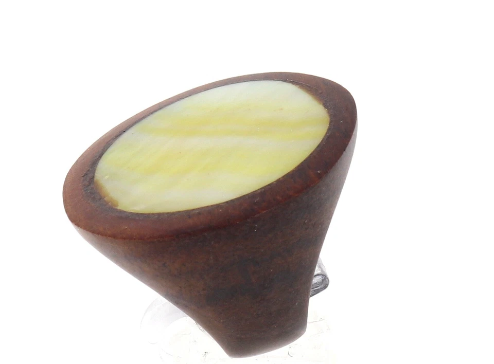 Holzring aus Suar Holz mit Gelber Perlmutt Dunkel Braun #008 - Bild 3 von 4