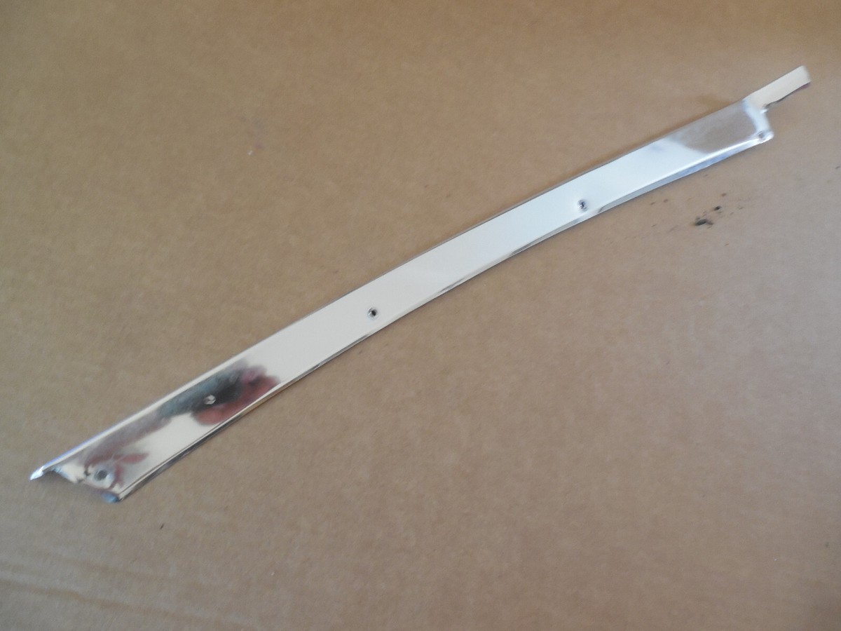 1984 1985 1986 CAPRICE SEDAN LEFT A PILLER ROOF EDGE DRIP TRIM