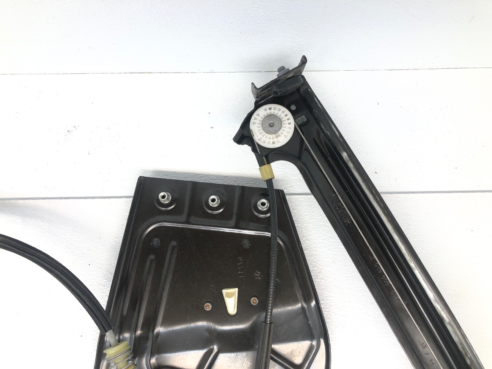 2014-2021 MASERATI QUATTROPORTE RIGHT PASS FRONT DOOR WINDOW REGULATOR W/ MOTOR.