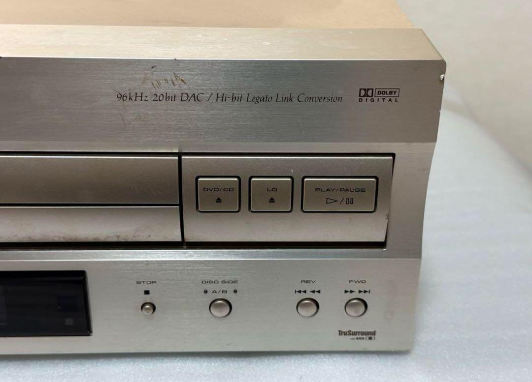 Pioneer DVL-909 LD DVD Compatible model Player Gold with Pioneer DVL-909 LD DVD Compatible model Player Gold with