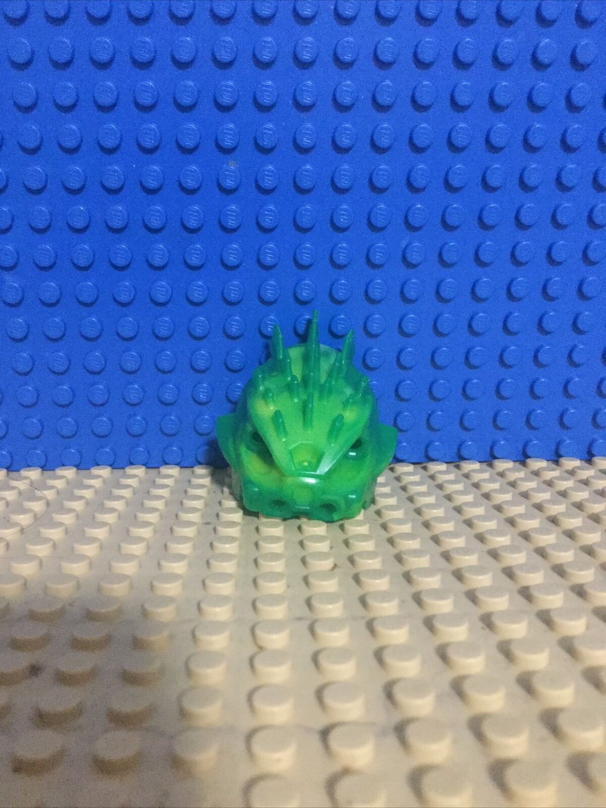 LEGO Trans-Green Bionicle Head, Barraki Ehlek with Marbled Lime Pattern