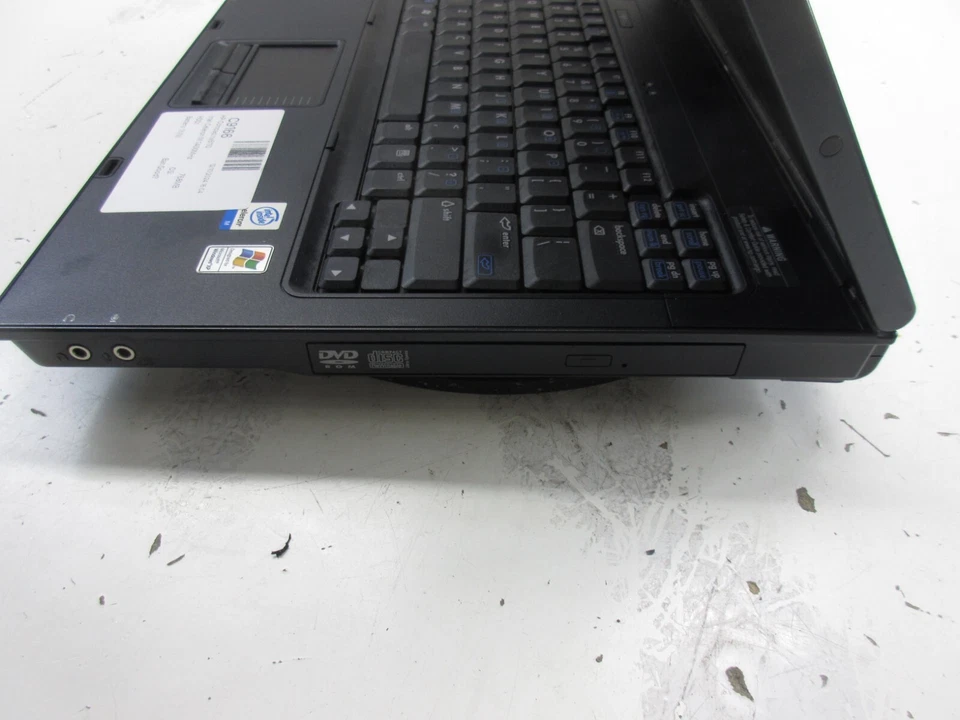 HP Compaq nx6110 Intel Celeron M 1400 MHz 768 MB SIN DISCO DURO sin batería Foto 2 de 4