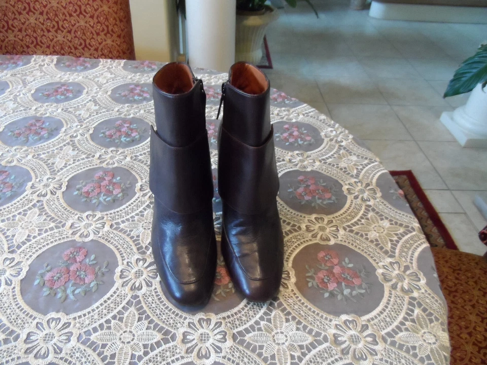 Botines Lanvin de cuero de becerro marrón chocolate con detalle envolvente talla 39.5B Foto 2 de 4