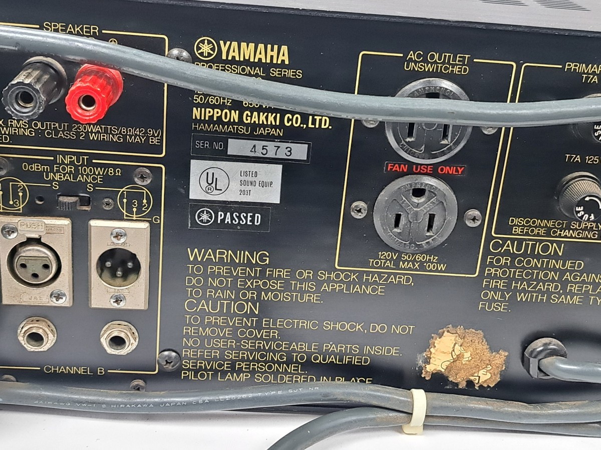 Yamaha P-2200 Vintage Professional Series Stereo Power Amplifier