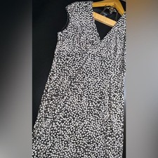 Chaps Black & White Small Floral V Neck Flowy Dress Shoulder Pads size Large EUC