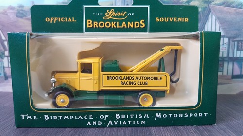 Lledo Days Gone Spirit of Brooklands 1934 MackAutomobile Racing Club Recovery