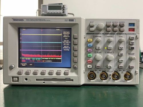 Tektronix TDS3054 Oscilloscopio, 4CH, DPO, 5GSa/s, SPC Autotest PASSATO_ 4296 - Foto 5 di 15