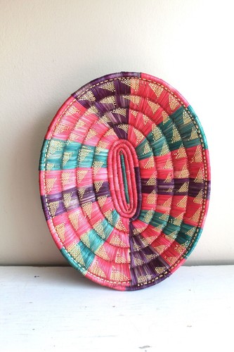 Pristine Tan Woven Raffia Low Dish Basket 15 inches Long Purple Pink Teal Tan - Picture 3 of 8
