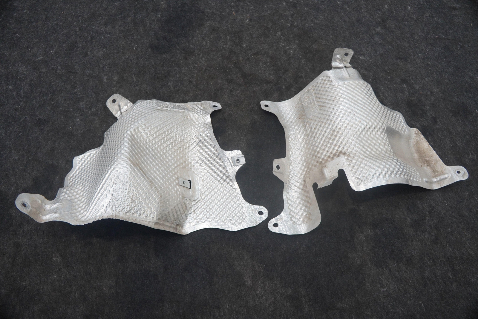Set 2 Rear Exhaust Manifold Heat Shield Panel 14E0044CP OEM McLaren 720S 2020