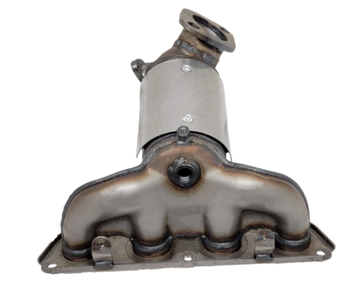 Engine Manifold Catalytic Converter For 2019 2020 2021 Kia Forte