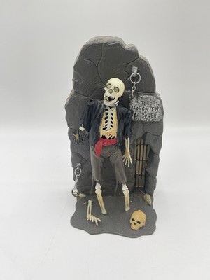 VTG AURORA THE FORGOTTEN PRISONER HALLOWEEN SKELETON PAINTED MODEL 1966 BUILT