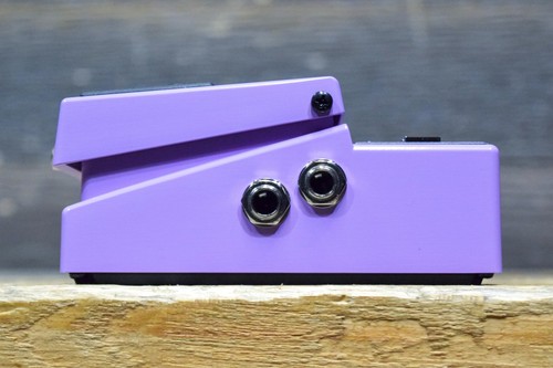 Boss DC-2W Dimension C Waza Craft 2-Voicing Mode Dimensional Chorus Effect Pedal - Picture 5 of 10