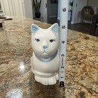 VTG Artistic Gifts Inc Ceramic White Cat Blue Flowers Figurine Hand Painted 1988 — photo 9