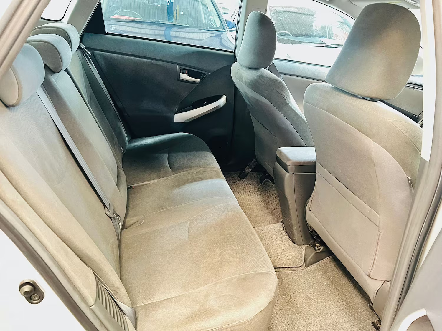 2010 Toyota Prius, photograph 17
