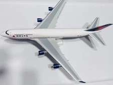 GeminiJets 1:400 Delta Air Lines Boeing 747-400 N665US GJDAL902 Diecast Model