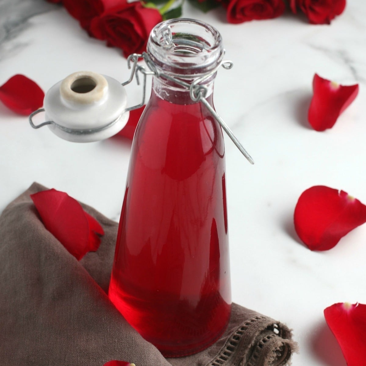 1L pH 5.7  Rose Water for Skin Cleansing, Toning, Moisturising Bulk trade salon image 2