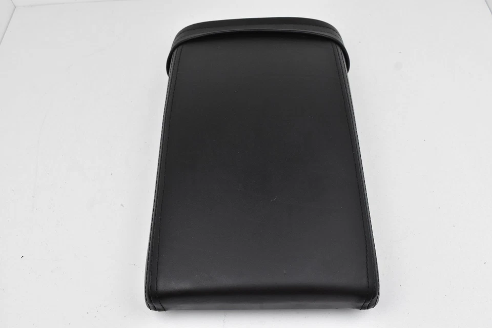 Крышка переднего нижнего подлокотника 00-05 Cadillac DeVille 06-11 Lucerne черная кожа от оригинального производителя - Изображение 3 из 4