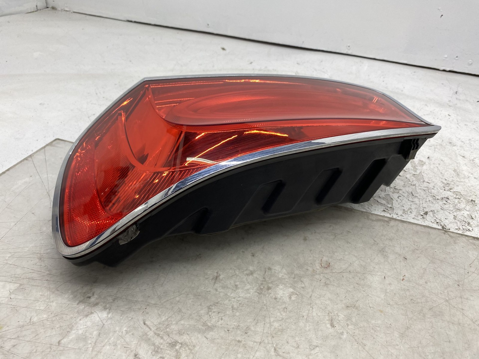 2014-2019 BENTLEY FLYING SPUR REAR RIGHT TAIL LIGHT LAMP LED ASSEMBLY 4W0945096