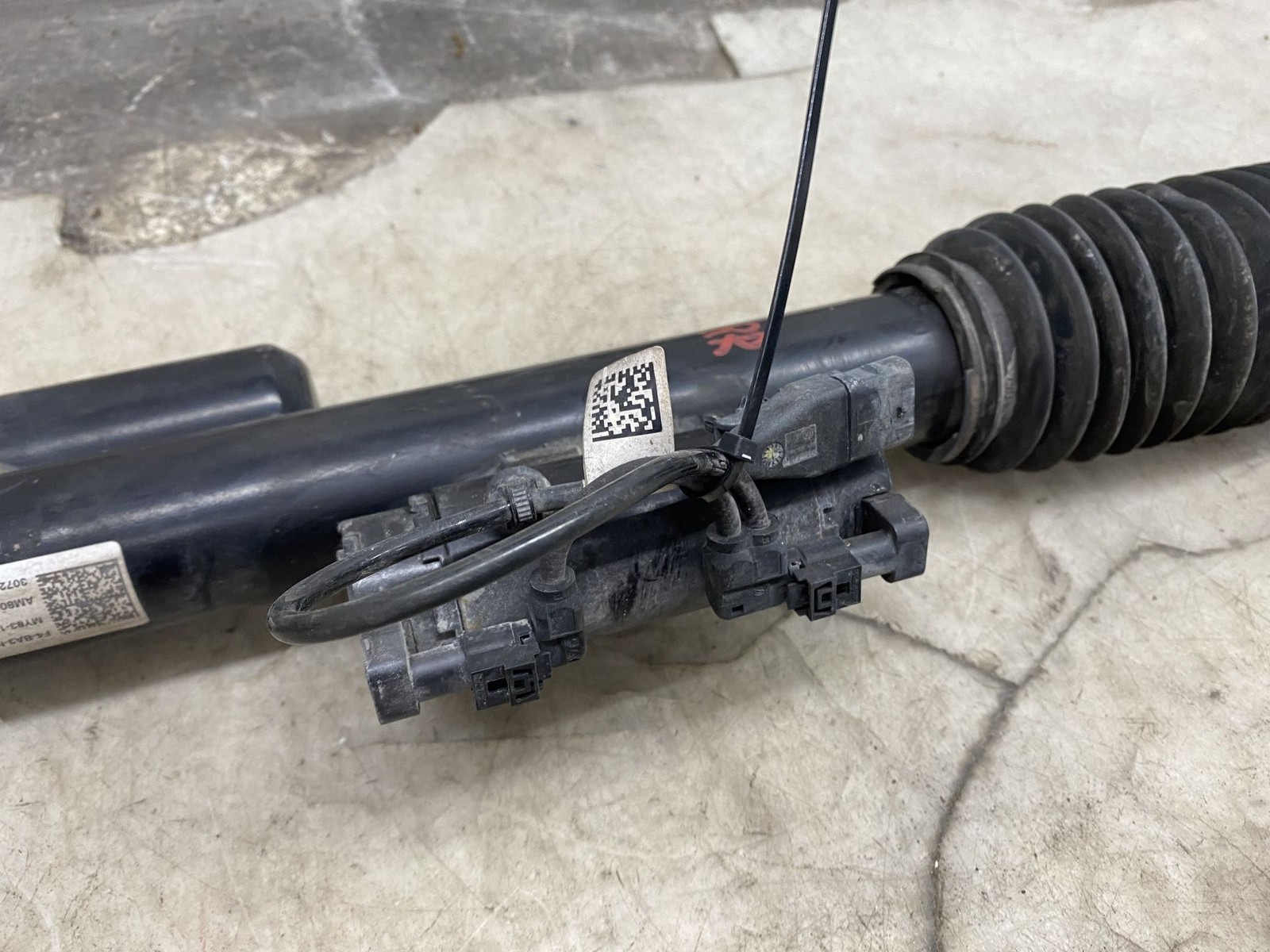 2020-2024 ASTON MARTIN DBX OEM 4.0L V8 RIGHT REAR SHOCK ABSORBER MY83-18W002-AA